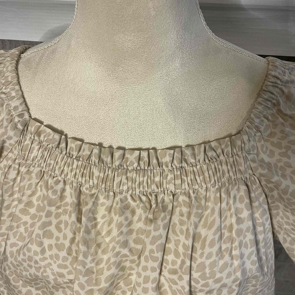 NWT GAP Leopard Print Square Neck Peasant Blouse‎ Size Small - Picture 2 of 4